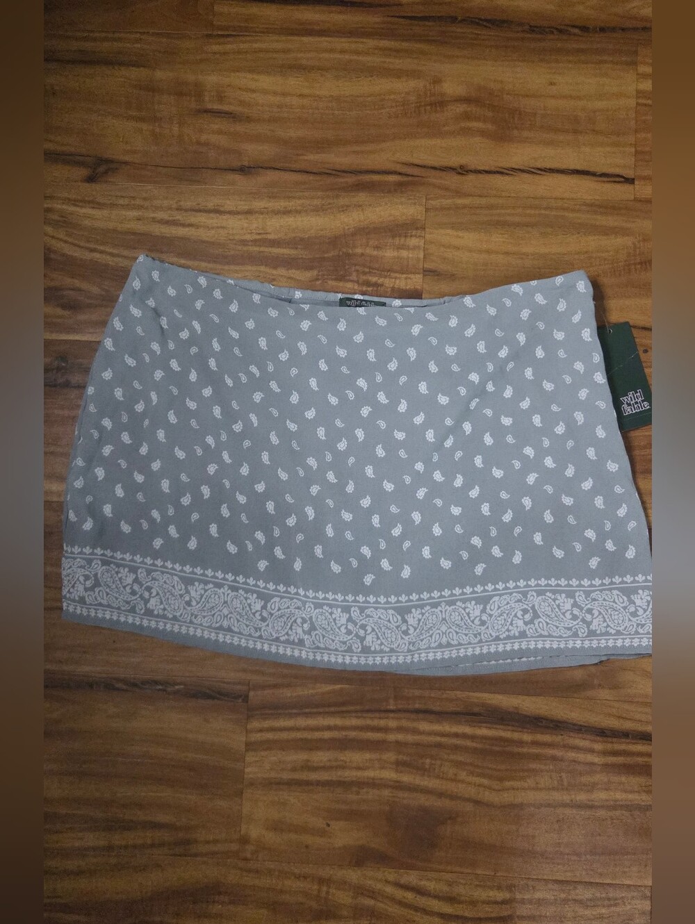 Wild Fable Gray Paisley Mini Skirt – Size Medium